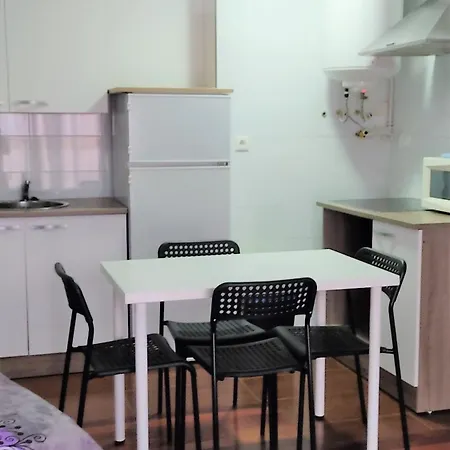 En Apartment *